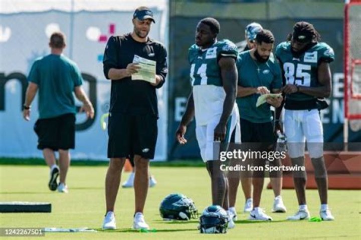 Aaron Moorehead EAGLES Salary: How much does Aaron Moorehead make as Wide Receivers coach?