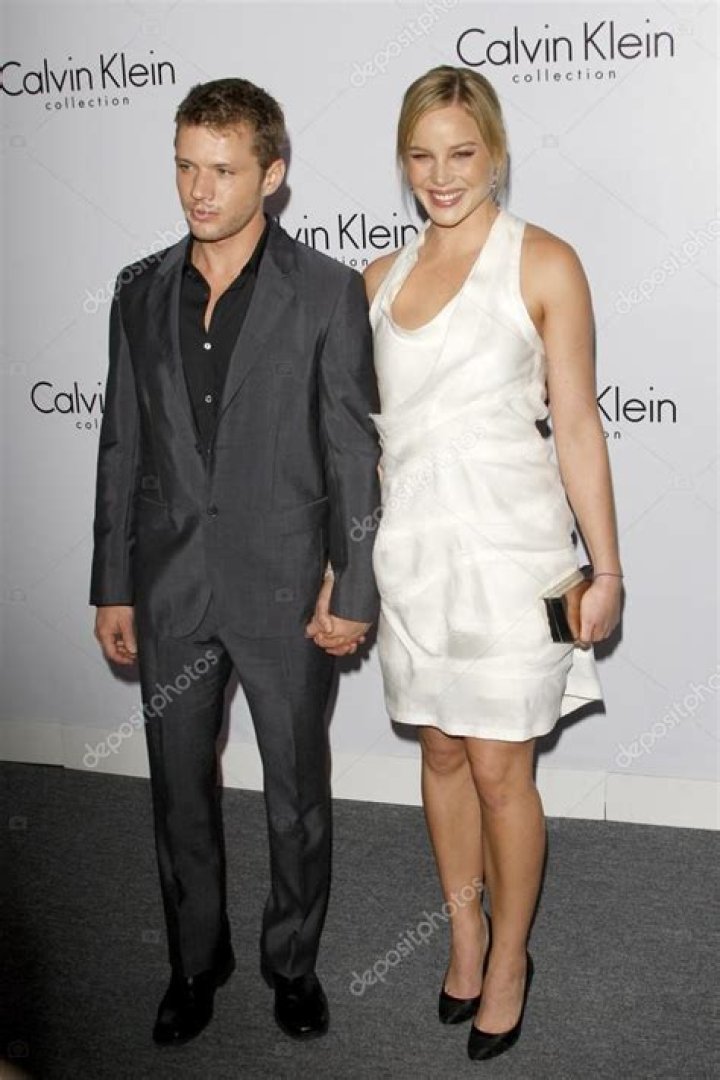 Abbie Cornish: Boyfriend, net worth, tattoos, smoking & body measurements