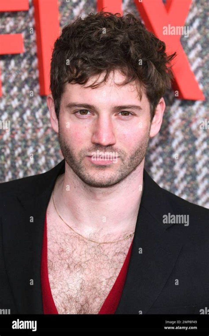 Actor Alexander Lincoln: Find His Age and Wikipedia