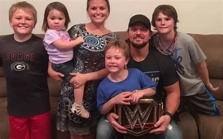 AJ Styles is Married to Wife: Wendy Jones. Kids.