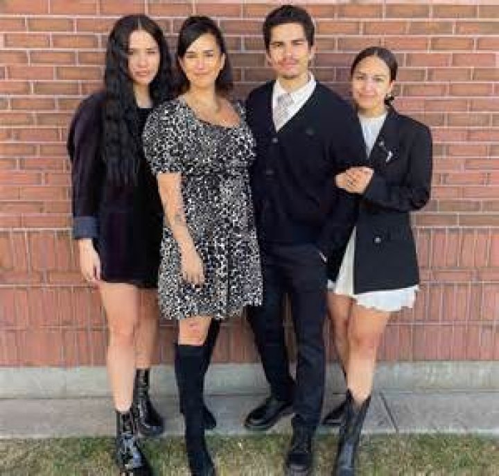 Alex Aiono Parents And Siblings Make Up Beautiful Family