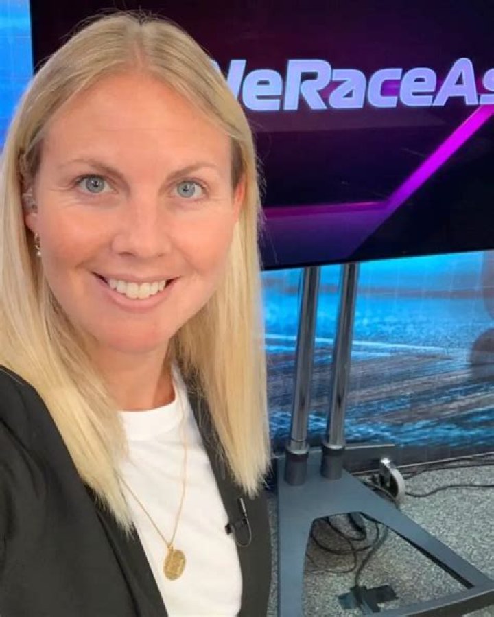 Alexis Morgan Bio, Wiki, Age, Height, Family, Husband, 2KTV, Salary, and Net Worth.