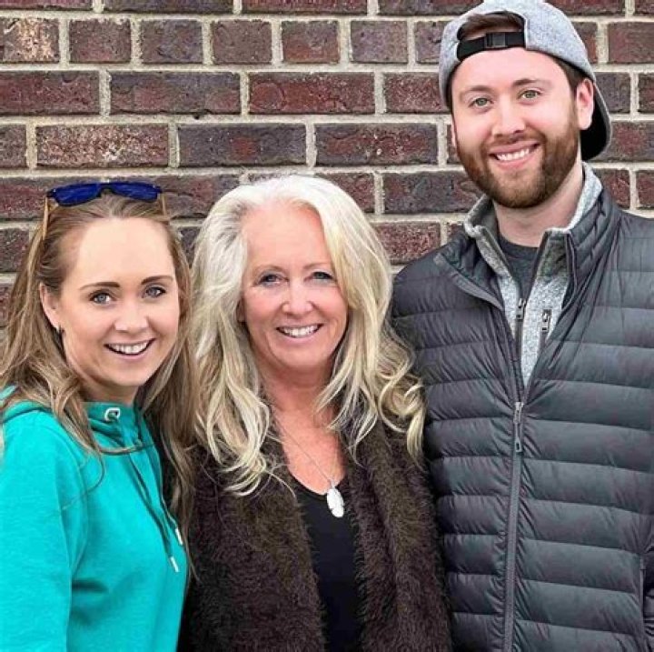 Amber Marshall Bio, Wiki, Age, Husband, Shawn Turner, Wedding, Kids, Net Worth, Movies and Songs