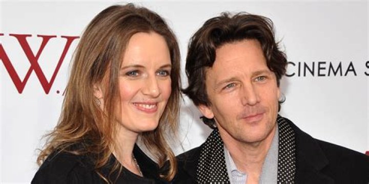 Andrew McCarthy’s Net Worth, Age, Height, Weight, Wife, Kids, Bio-Wiki