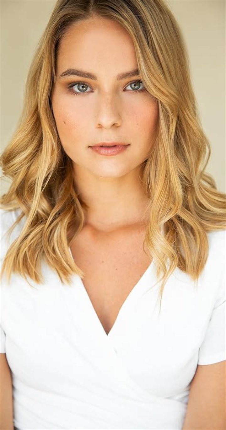 Annika Foster Wikipedia, Age, Biography, Height, Boyfriend, Instagram