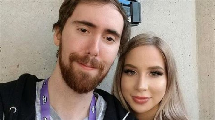 Asmongold Net Worth, Bio, Girlfriend, and Twitter
