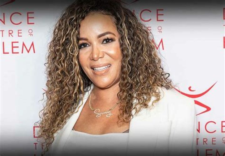 Athena Faris (Actress) Wiki, Bio, Age, Height, Weight, Measurements, Boyfriend, Net Worth, Facts