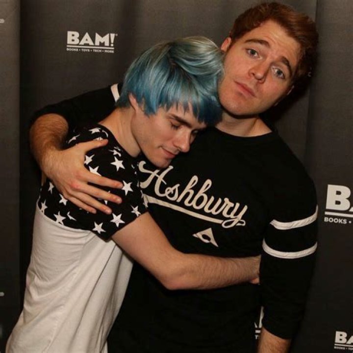 Awsten Knight (Rock Singer) Wiki, Biography, Age, Height, Weight, Net Worth, Girlfriend, Career, Facts