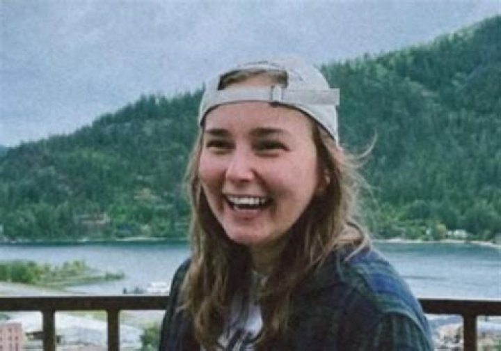 Beccy Henderson Age, Wiki, Biography, Height, Boyfriend, Birthday, Instagram