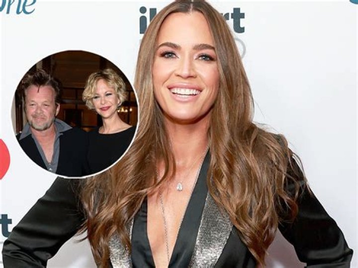 Becky Armstrong Boyfriend: Who Is She Dating? Family And Net Worth