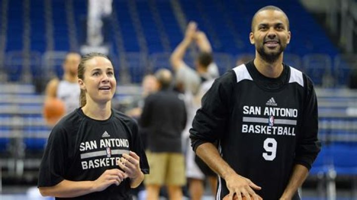 Becky Hammon Teams Coached, Young, Sons, Parents, Height, Jersey