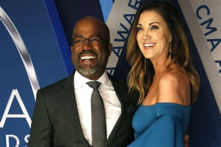 Beth Leonard – Bio, Age, Everything About Darius Rucker’s Wife