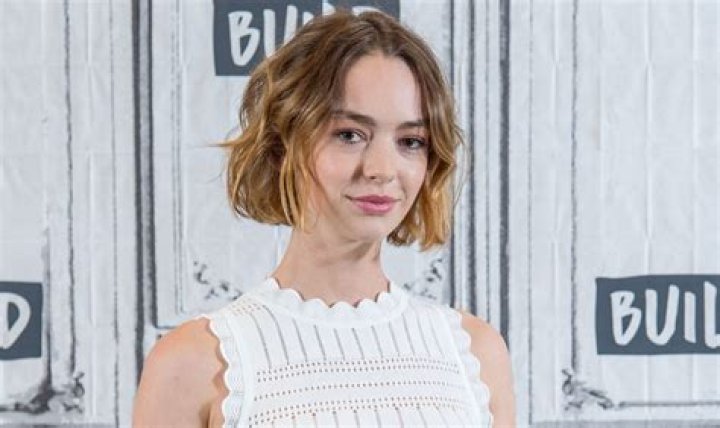 Brigette Lundy-Paine Gender Age, Wiki, Biography and Sexuality Revealed: Girlfriend or Boyfriend Facts