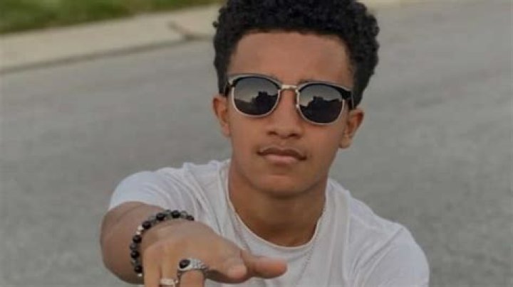 Cameron J Wright’s biography: dad, age, songs,