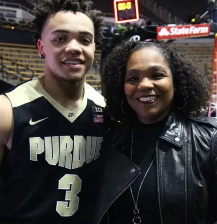 Carsen Edwards Bio, Age,Height, Girlfriend, Basketball Career, and Net Worth.
