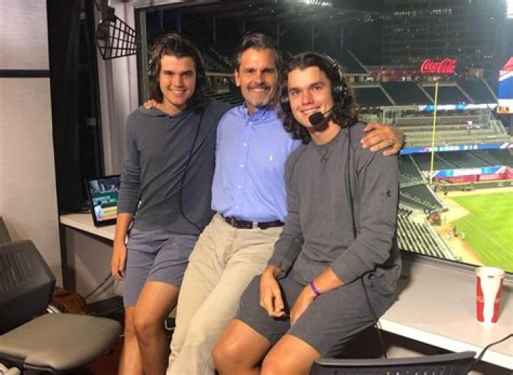 Chip Caray Age, Wikipedia, Biography, Children, Salary, Net Worth, Parents.