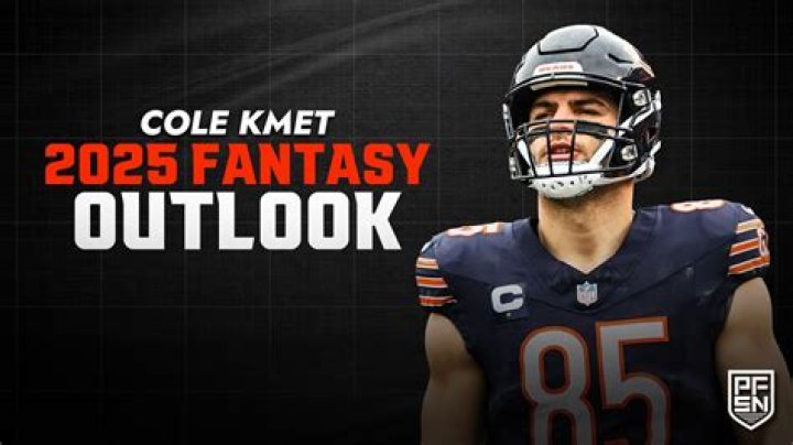 Cole Kmet Nationality, College, Number, Contract, Salary, Family, PFF, Age, Draft