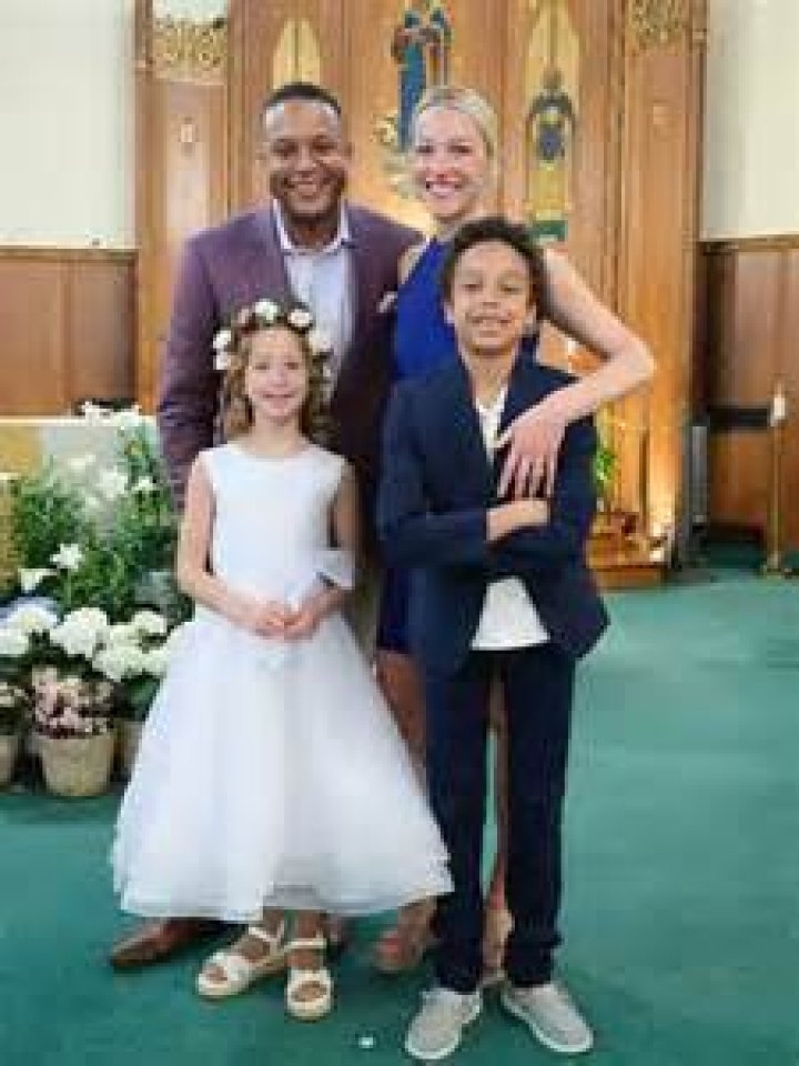 Craig Melvin Bio, Wiki, Age, Wife, Children, Family, Today Show, MSNBC and Net Worth.