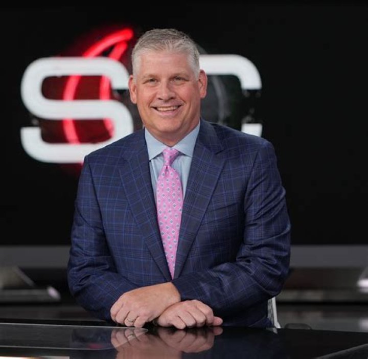 Dan Thomas ESPN FC Host, Bio, Wiki, Age, Wife, Sons, Salary, Net Worth