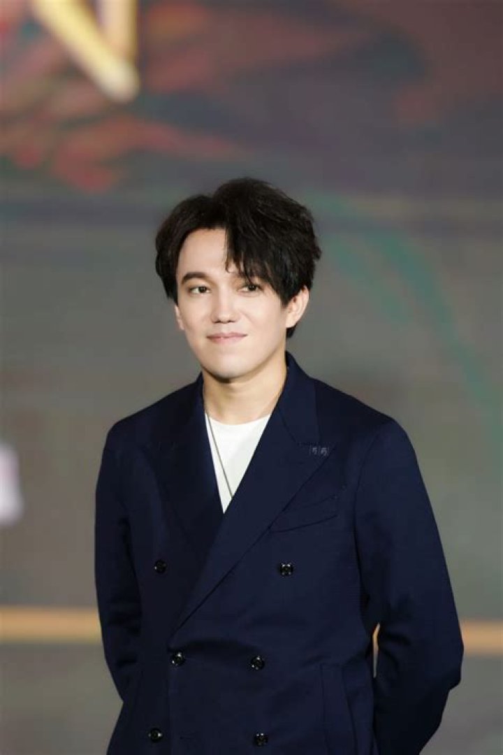 Dimash Qudaibergen Bio, Wiki, Age, Height, Parents, Dating, Songs, and Net Worth