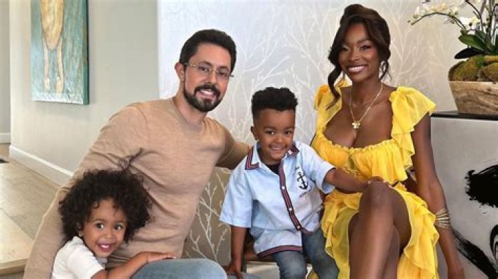 Does Chelsea Lazkani Work For Icon Media Direct? Managing Partner & Husband Jeff Lazkani Earnings