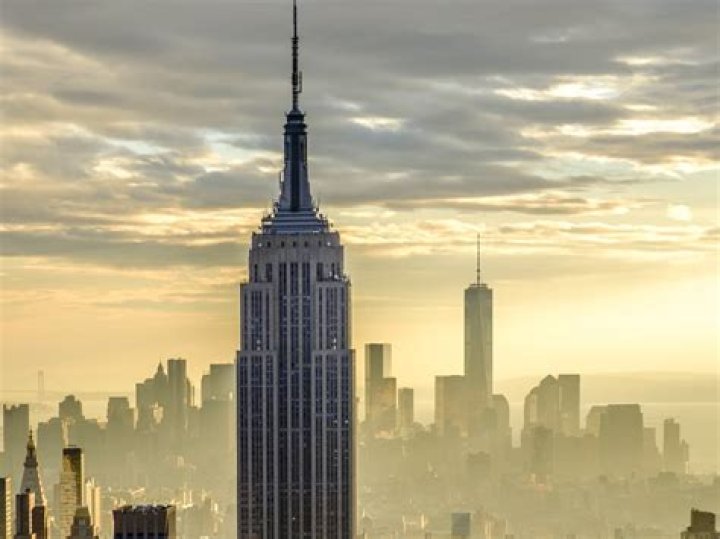 Does the empire state building have 600 floors