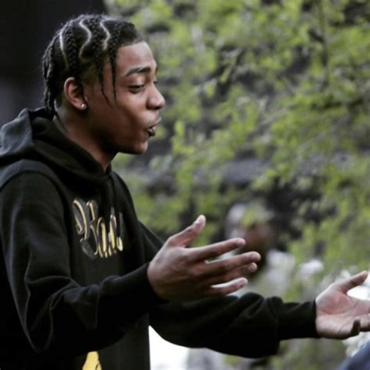 Dougie B Biography: Age, Girlfriend, Songs, Net Worth, Albums, Parents, Siblings, Pictures