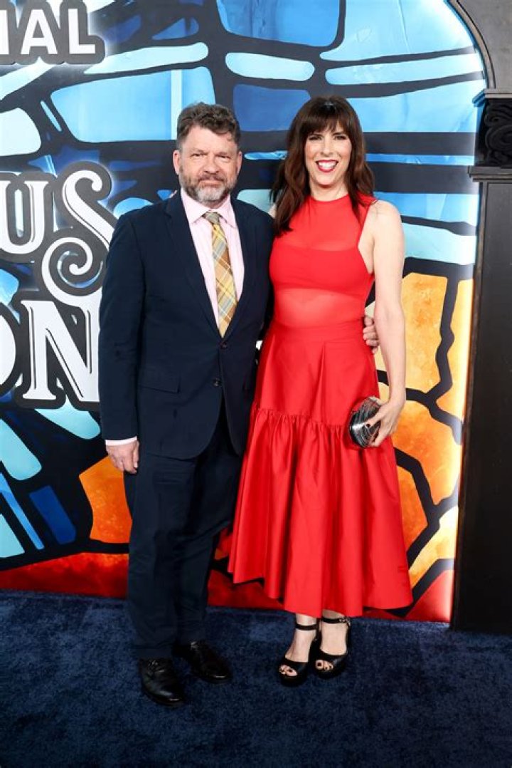 Edi Patterson: Husband, net worth, tattoos, smoking & body measurements