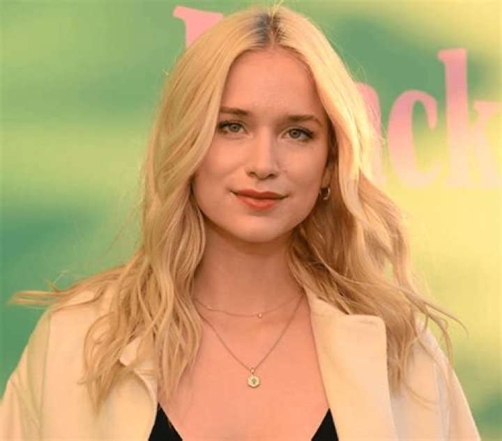 Elizabeth Lail Age Wiki, Biography, Net Worth, Dating, Boyfriend, Height