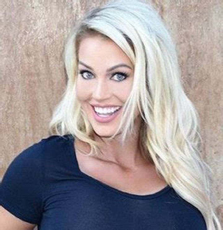 Elle Johnson Height, Weight, Net Worth, Age, Birthday, Wikipedia, Who, Nationality, Biography