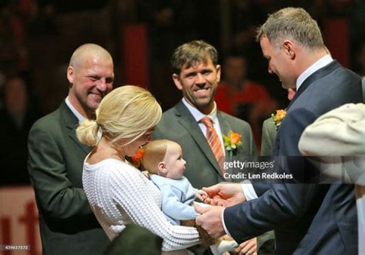 Eric Lindros Age, Wiki, Biography, Wife, Children, Salary, Net Worth, Parents