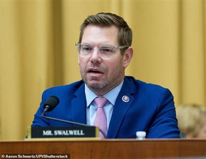 Eric Swalwell Height: How Tall Is Eric Swalwell?