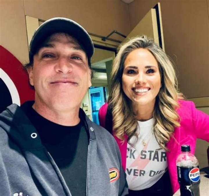 Erika Erickson Fox 2 Married, Bikini, Age, Bio, Salary, Wiki, Husband