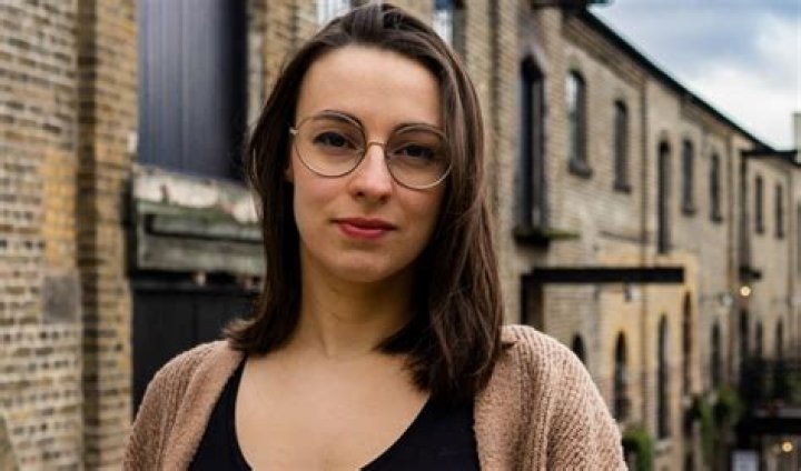 Florence Schechter Bio, Wiki, Age, Museum, Husband, Kids, Parents, Family, Height, Net Worth and Instagram