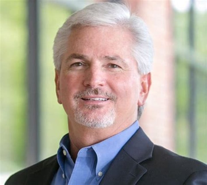 Gordon Farr Bio, Wiki, Age, Height, Family, Wife, Salary, TV shows, and Net worth