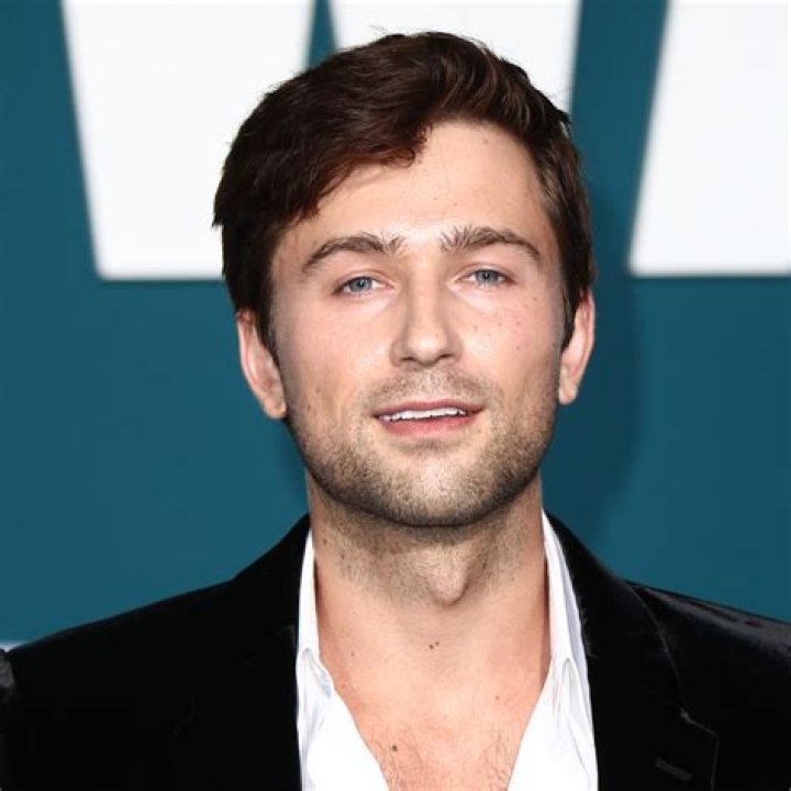 Gustaf Skarsgård Bio, Wiki, Age, Height, Wife, Cursed, Westworld, Movies, and Net Worth.