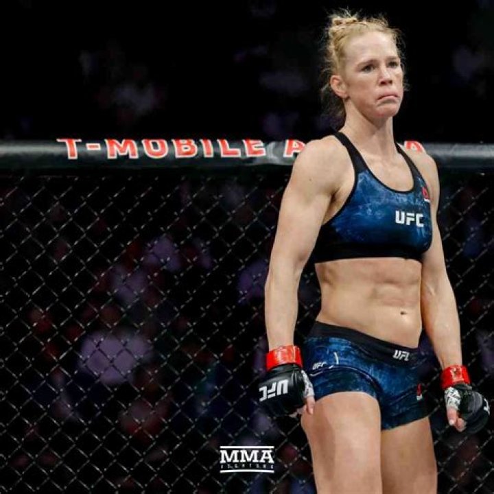 Holly Holm Biography, Husband, Net worth, Height, Weight and Net Worth