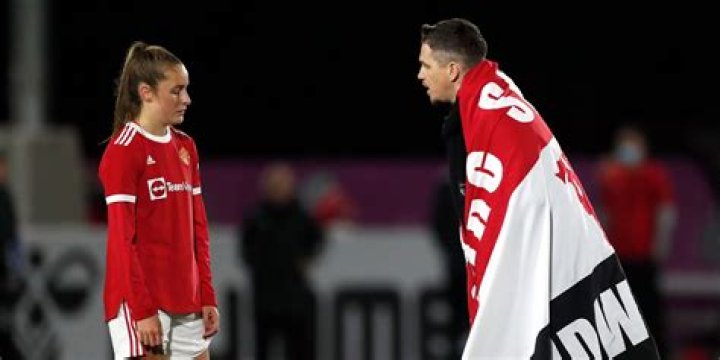 How Much Is Ella Toone Salary, Is Manchester United Striker Dating A Boyfriend?