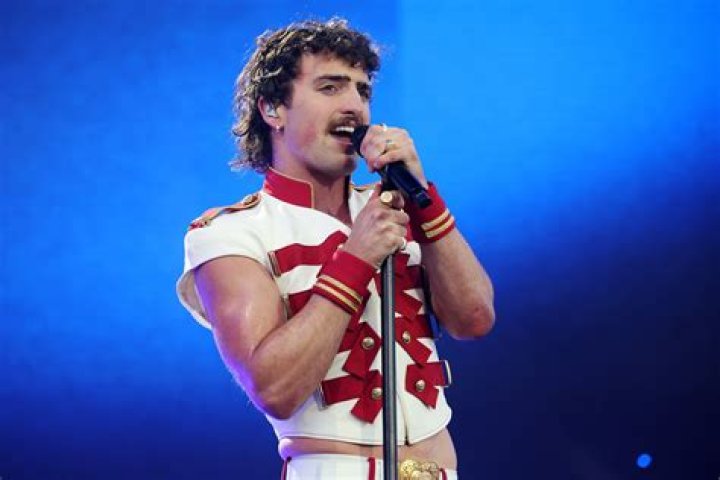 How Much Money Does Pat Boone Make? Latest Pat Boone Net Worth Income Salary