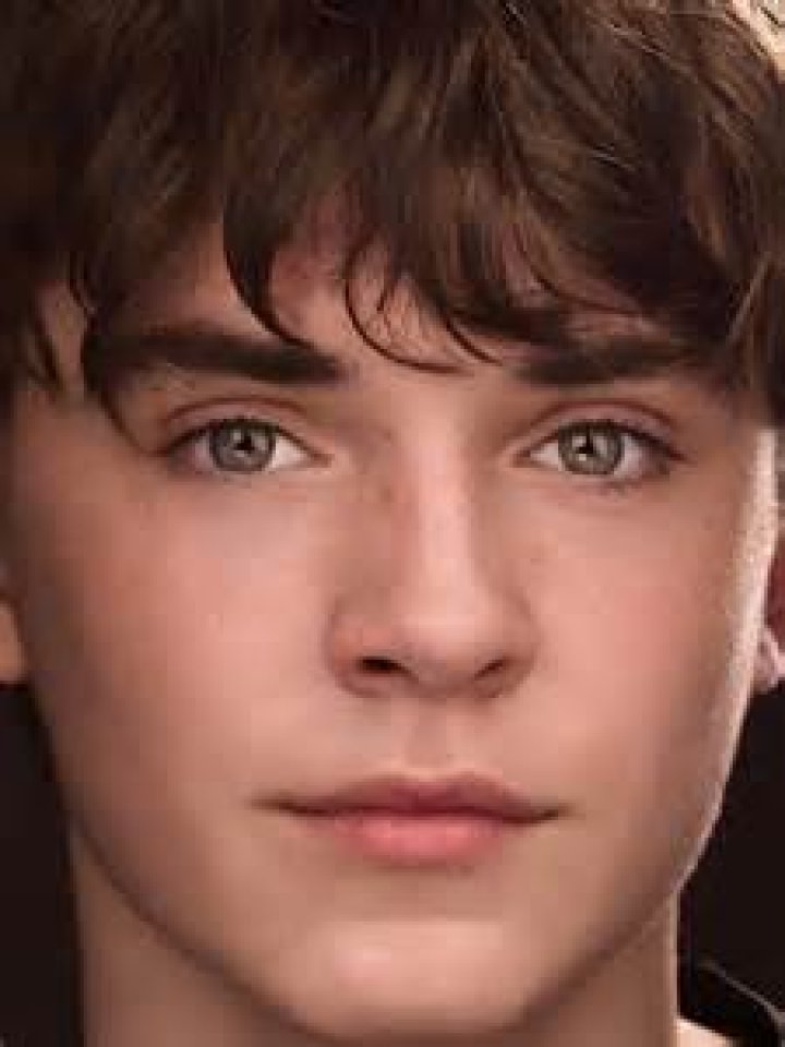 How Old is Cameron Mann Actor? Age Revealed