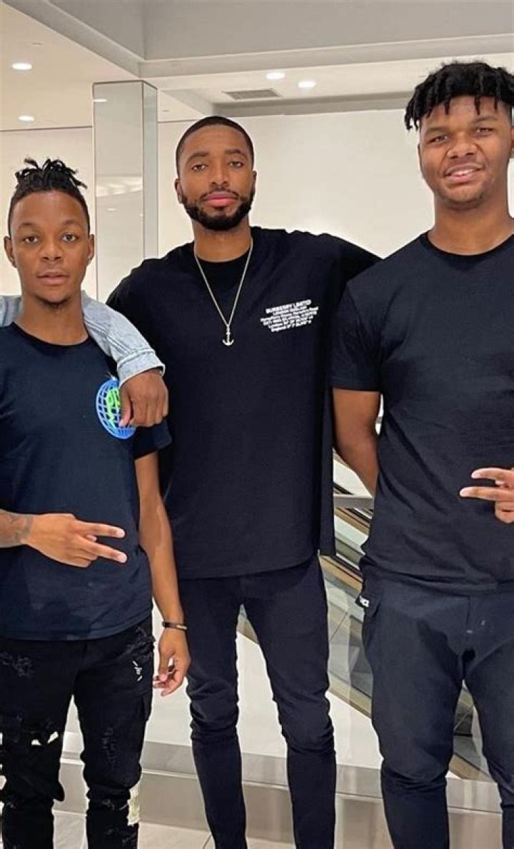 How Old Is Eric Bridges? Meet Mikal Bridges Brother On Instagram