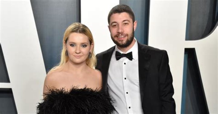 How Rich Is Abigail Breslin Boyfriend Turned Fiance Ira Kunyansky? Singer Engaged Photos With A Huge Ring!