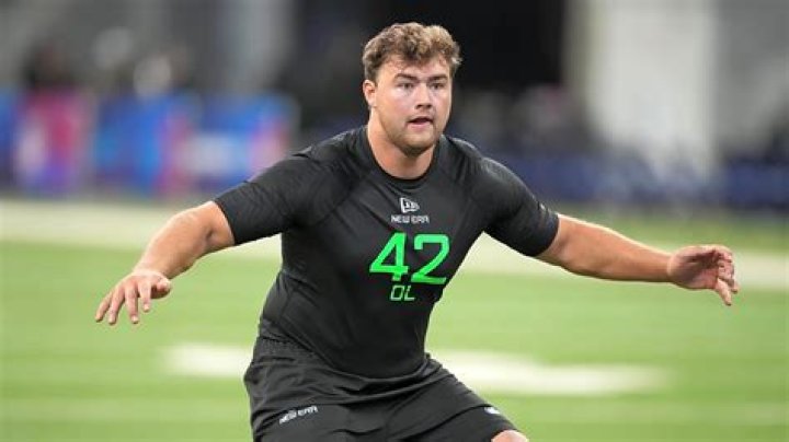 Ian Book Contract, Salary, Trade, Cut, NFL Team, Nationality, Draft, College