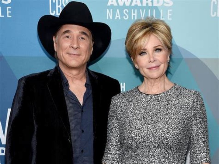 Intimate Details of Clint Black’s Long Union with Lisa Hartman and Proof of His Success as a Musician