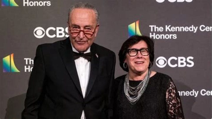 Iris Weinshall – Bio, Net Worth & Other Facts About Chuck Schumer’s Wife