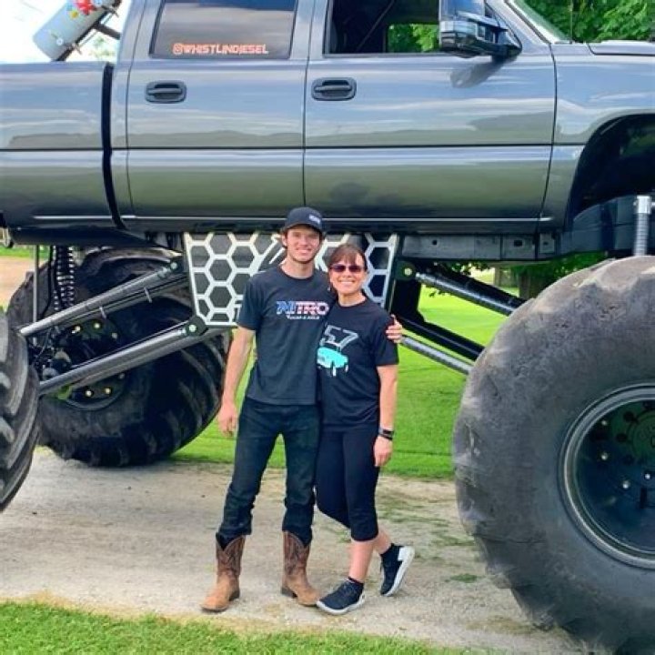 Is Cody Gribble Married? Biography, Wife, Net Worth, Salary, Age, Instagram