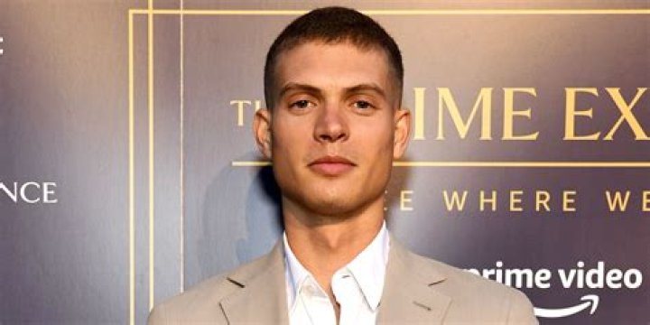 Is Josha Stradowski Gay? Take A Look At His Personal Life