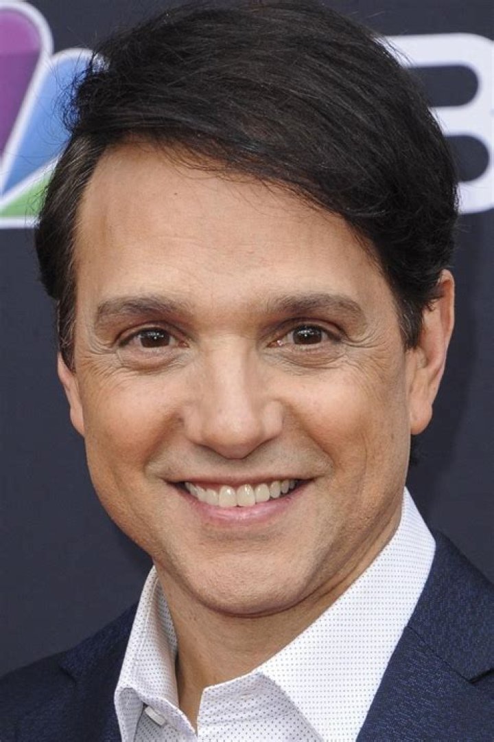 Is Ralph Macchio Bald? Cobra Kai Actor’s Wig Debate on Reddit, Young Appearance & Parkinson’s Disease Update!