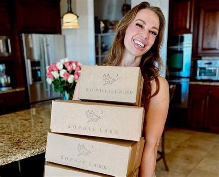 Is Sophie Lark Trans? Facts About The Author, Everything To Know