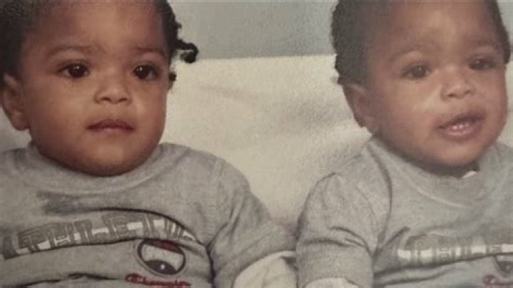 Is Sway Bentley Arrested? Boyfriend – Famous Twins Sisters Allie Bentley